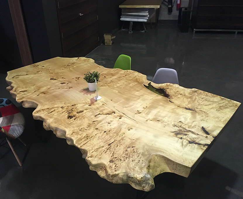 Mappa Dining Table